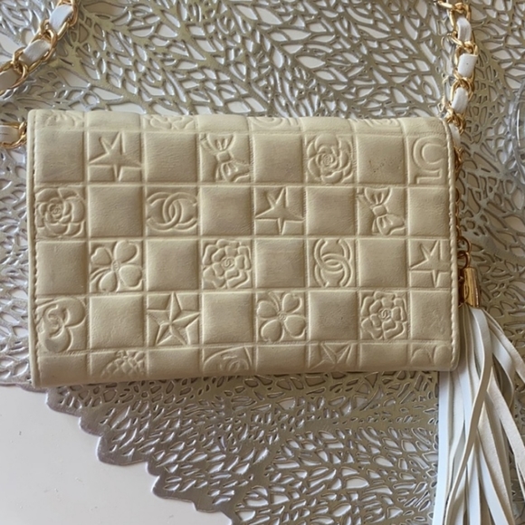 Chanel Precious Symbol - Picture 5 of 11